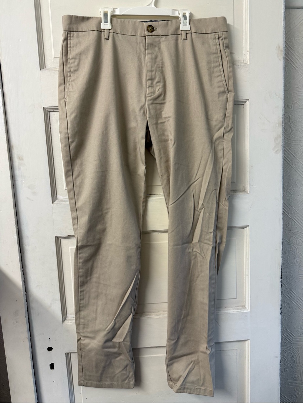Old Navy Men's Khaki Straight-Fit Chinos - Light Tan